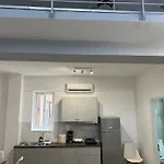 L * Lefkáda