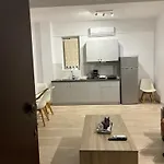 L Apartament
