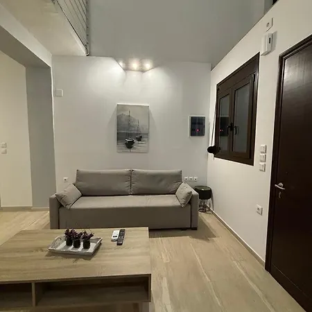 L Apartment *